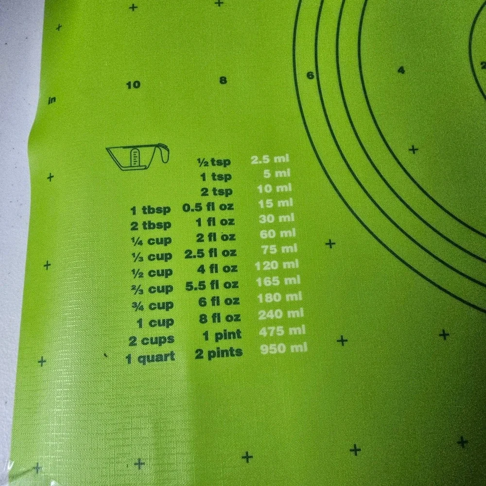 Tupperware Bakers Mat Green Silicone Pastry Made in Germany 2004 Dart Industries